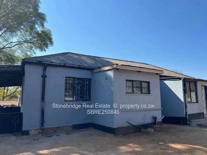 5 Bedroomed House in Hillside For Rent