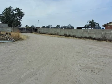 Commercial & Industrial Land