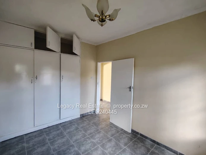 This 2 bedroom garden flat in Strathaven offers comfortable living in a quiet and serene environment