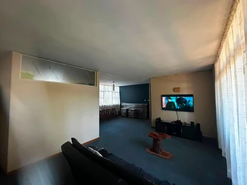 2 Bedroom Flat & Apartment