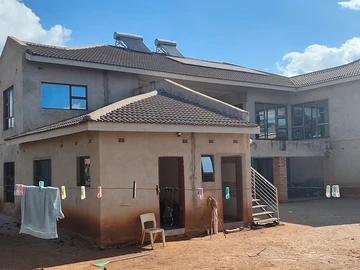6 Bedroom House