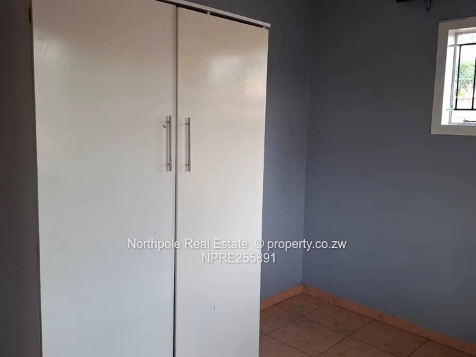 Craneborne House to rent