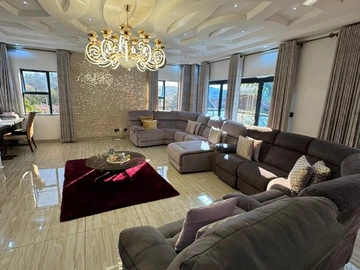 5 Bedroom House