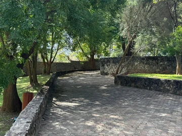 8 Bedroom House