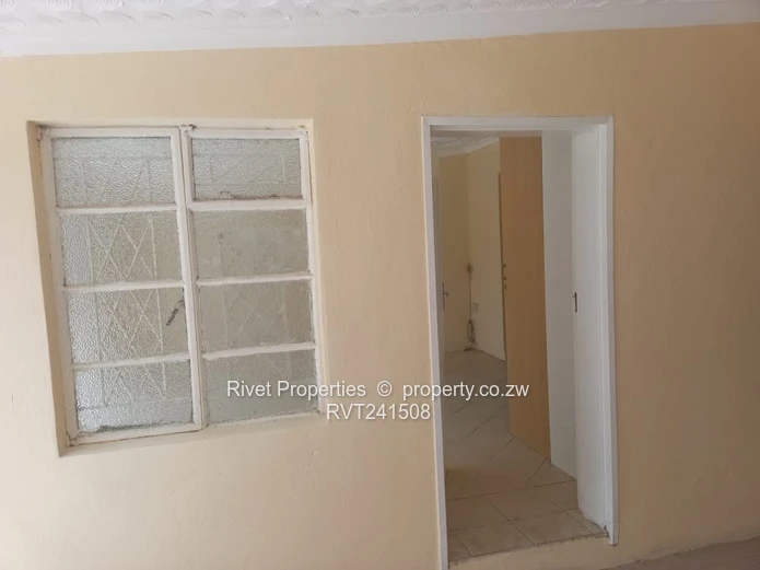 Dolphin Court Garden Flat To Let