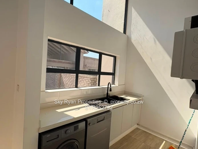 Beautiful Modern Complex – Borrowdale Pomona