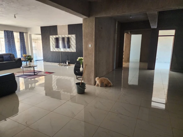6 Bedroom House