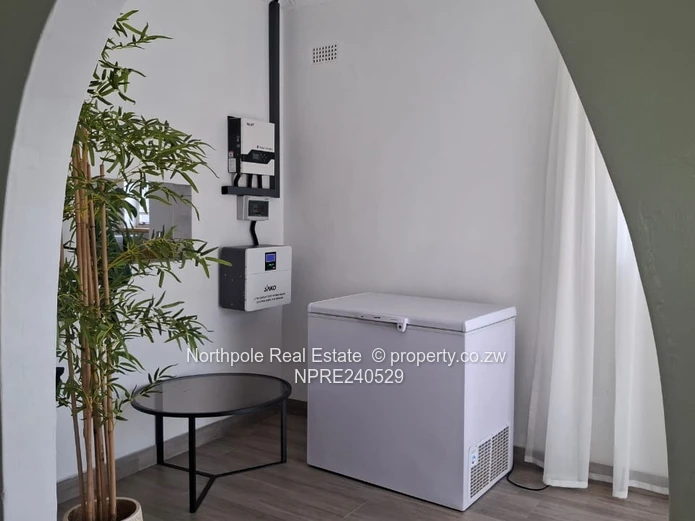 Sunridge( Perfect For Investors, With Harare Drive Frontage Close To Lomagundi Road)