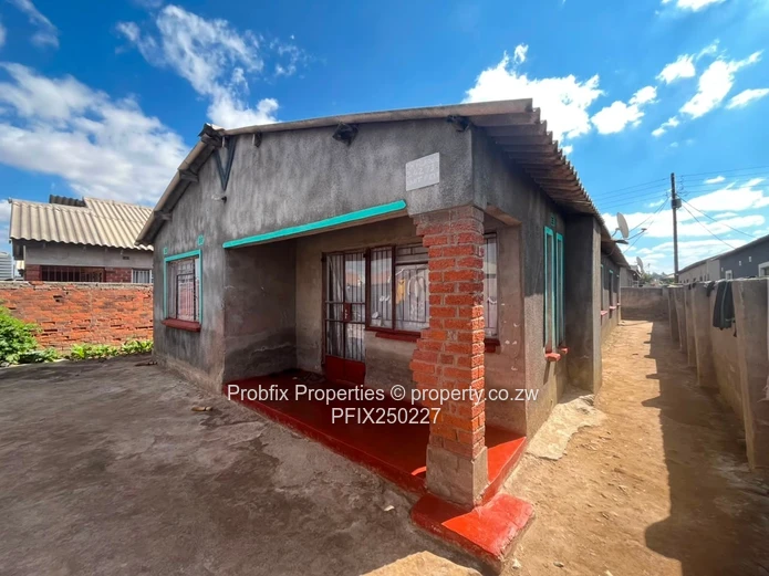 Chitungwiza Unit P Ext House for Sale