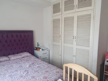 2 Bedroom Flat & Apartment