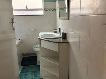 3 Bedroom Flat & Apartment