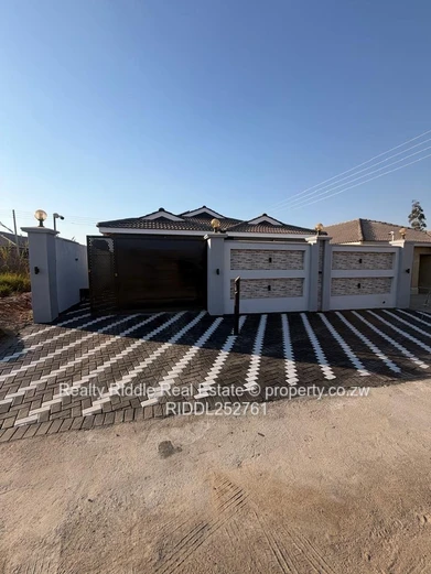 An exquisite 4bed in Sunview Glaudina Marwede 