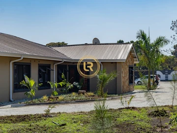 6 Bedroom House