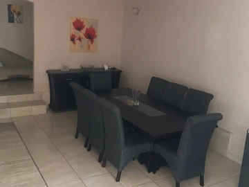 3 Bedroom Flat & Apartment