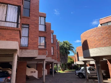 Comfortable 2-Bedroom Townhouse