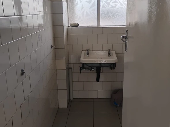 2 Bedroom Flat & Apartment