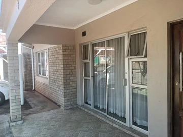 2 Bedroom Garden Flat