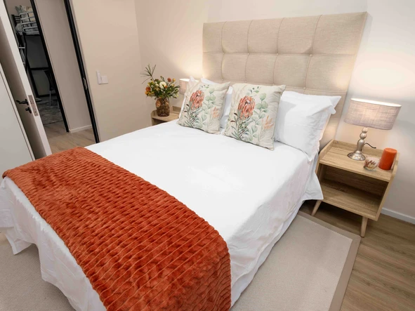 3 Bedroom Flat & Apartment