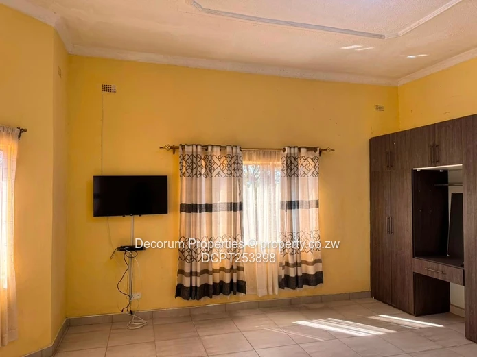House For Sale: Borrowdale  Quinnington  (Sole Mandate)