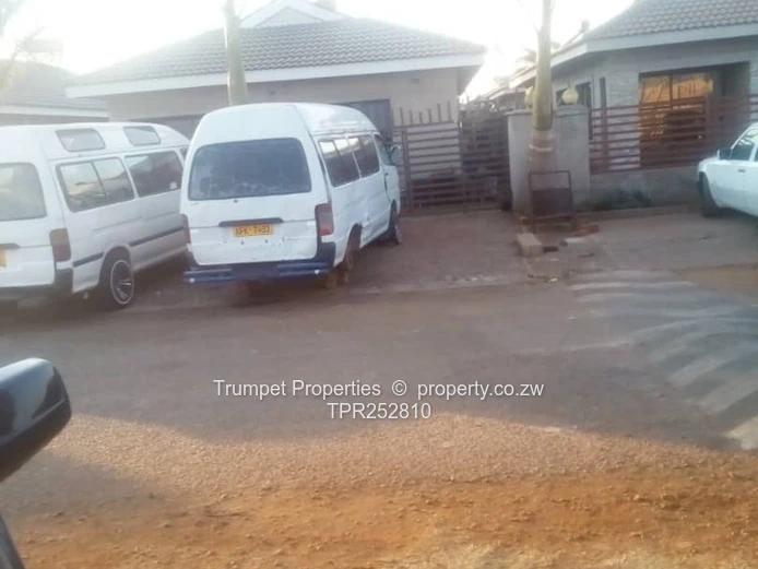 Aspindale Park 4-Bed House with Flatlet, Paved Parking & Verandah
