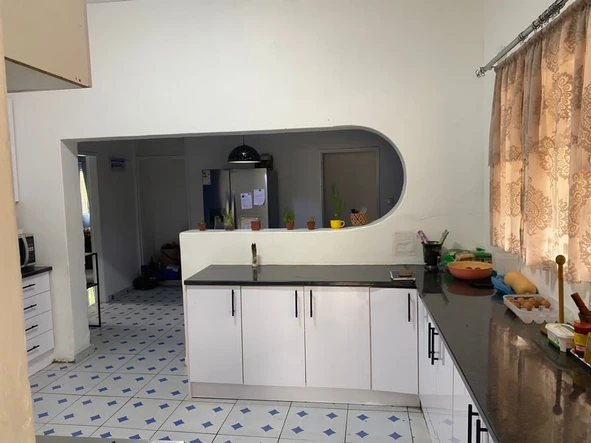 Modern Living in Morningside-4 beds + Cottage + Outdoor Entertaining