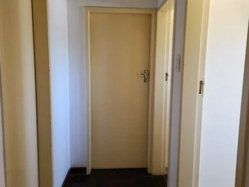2 Bedroom Flat & Apartment
