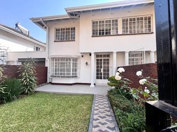 3 Bedroom Flat & Apartment