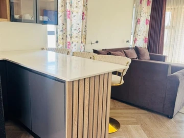 4 Bedroom Flat & Apartment