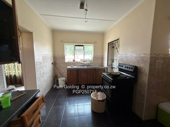 Woodlands – Family Home With 3-Bedroom Cottage For Sale