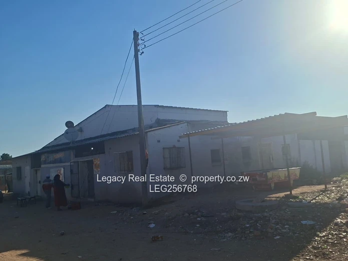 Prime Chitungwiza Corner Shop - Cold Storage, Tiled & Parking