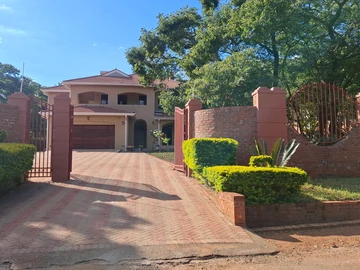 6 Bedroom House