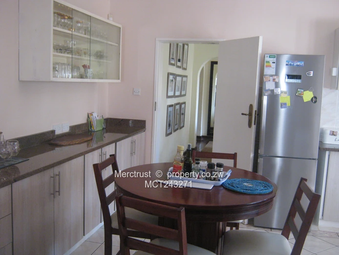 Lovely home on 3 acres! (Sole Mandate)