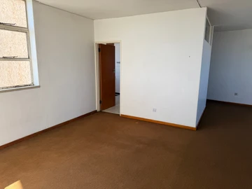 2 Bedroom Flat & Apartment