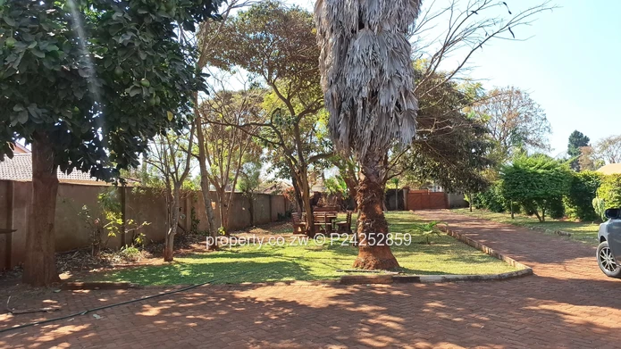 Helensvale, Off Domboshava Road 395K