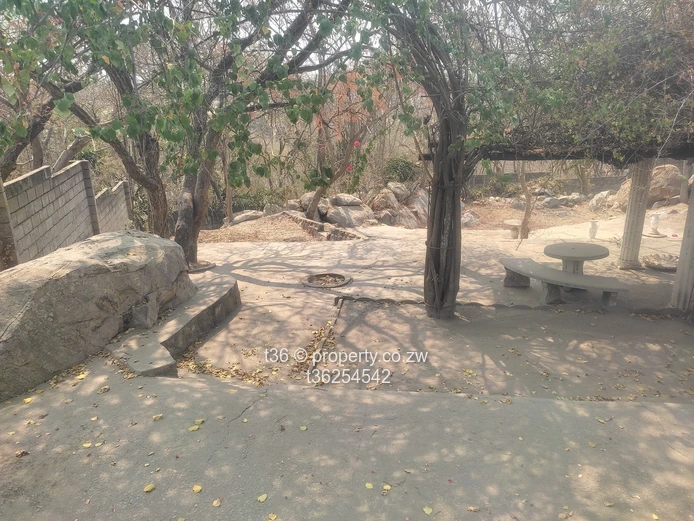 Family house suitable for deplomates 