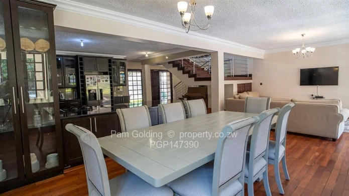 Stunning Executive Home In An Exclusive Complex