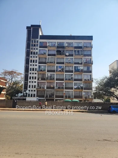 Moffat Heights 1 bed flat for sale in 5th floor located corner Baines and Leopold Takawira! 