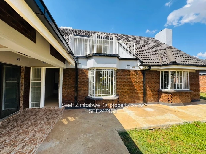 Modern 4-Bed Home in Knowe on 2305m² with Borehole