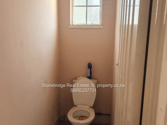 Commercial Space in Belmont To Rent