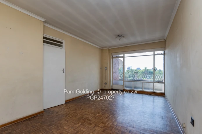 Well maintained 2 bedroom flat (Sole Mandate)