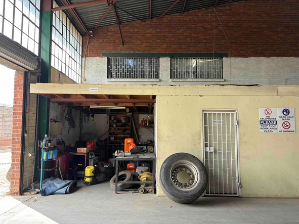 Warehouse & Factory