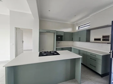 2 Bedroom Flat & Apartment