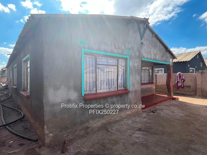 Chitungwiza Unit P Ext House for Sale