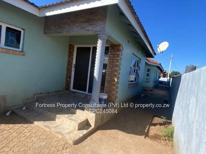 Spacious 5-Bedroom Family Home for Rent – New Marimba Park ?