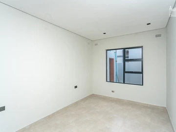 3 Bedroom Flat & Apartment