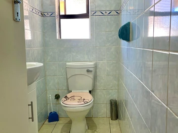 3 Bedroom Flat & Apartment