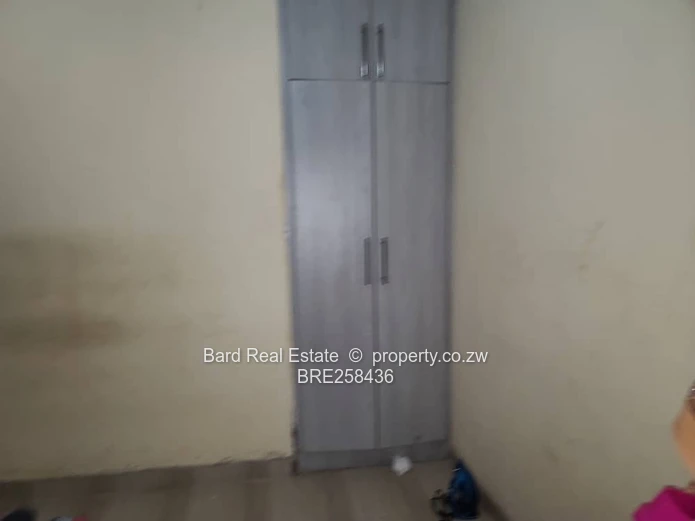 2-Bed Garden Flat Meyrick Park — Fitted Cupboards & Borehole