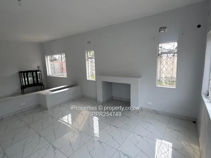 Bright 3-Bed Avondale Home with Garden, Garage & Solar