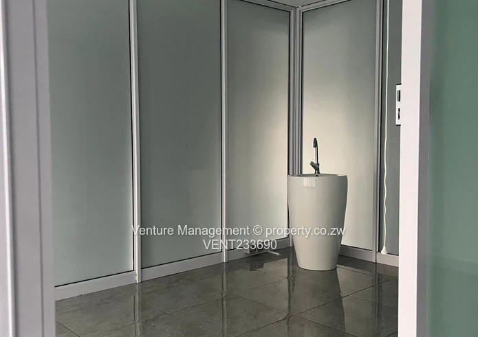 Shop for rent Highlands