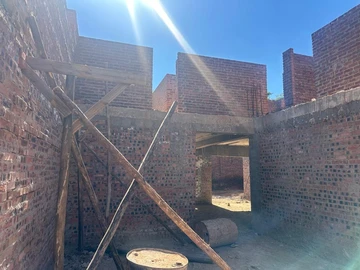 4 Bedroom Flat & Apartment